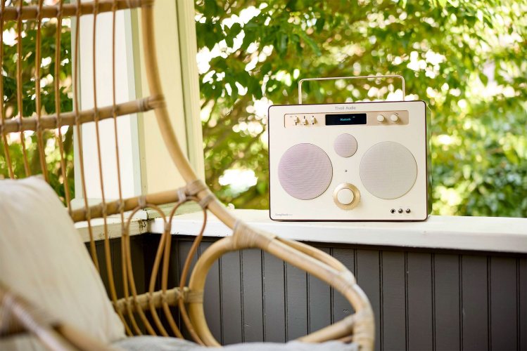 Tivoli Audio SongBook MAX Cream/Brown Портативная аудиосистема